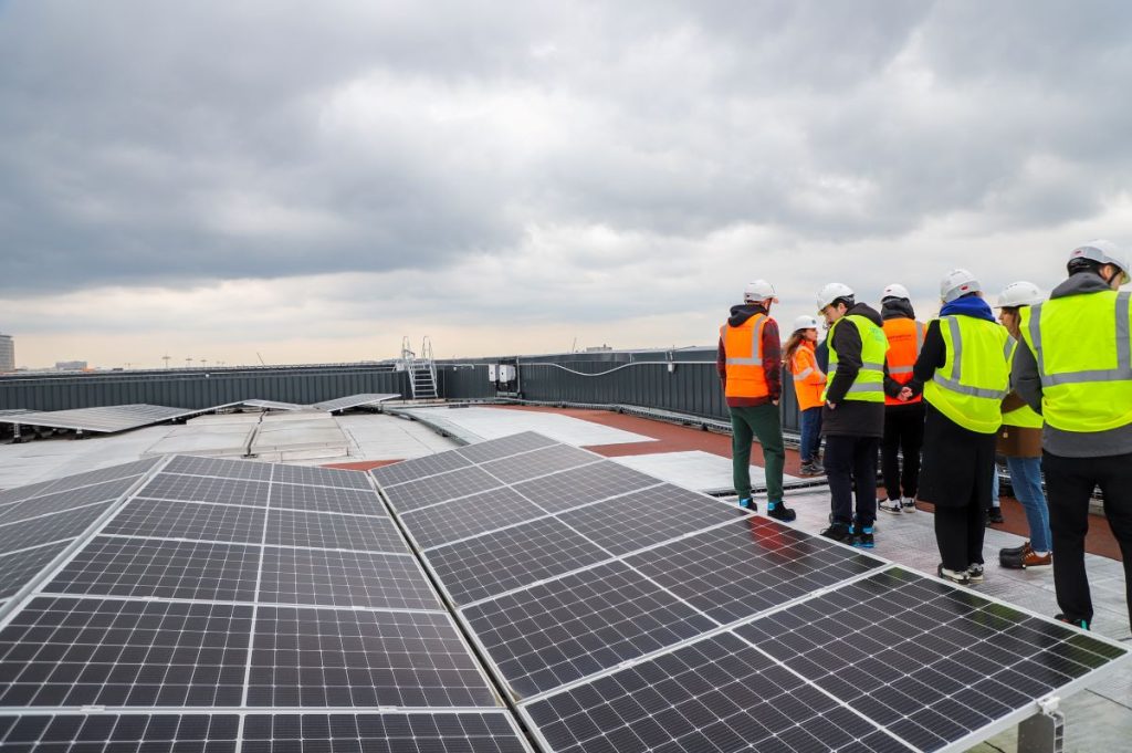 Training for Global Energy Transitions: Green Project Management of Renewable Energy by PV and Storage