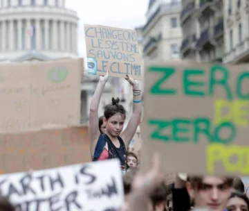 Understanding the process of raising awareness and mobilizing a generation: read “Young engineers facing environmental emergencies.”
